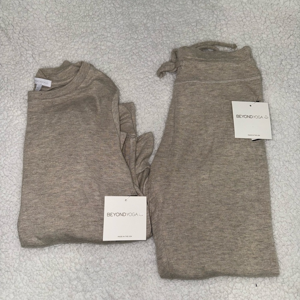 New with tags! Beyond Yoga, Athleisure Set, Long Sleeve Pullover and Midi Jogger